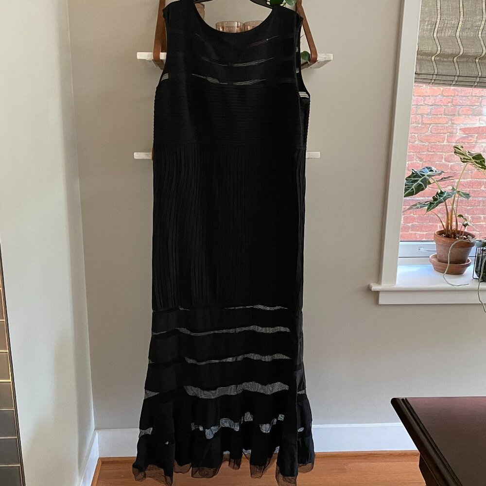 Tadashi Shoji Black Pintuck Jersey Sleeveless Gown - Picture 2 of 12